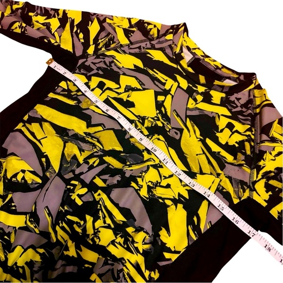 ✨$3 When bundled✨ neon shatter pattern reflective running Top 🍋🟩 - Picture 2 of 8